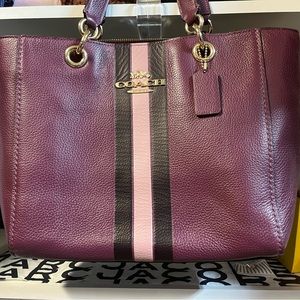 Deep burgundy/maroon Coach shoulder bag